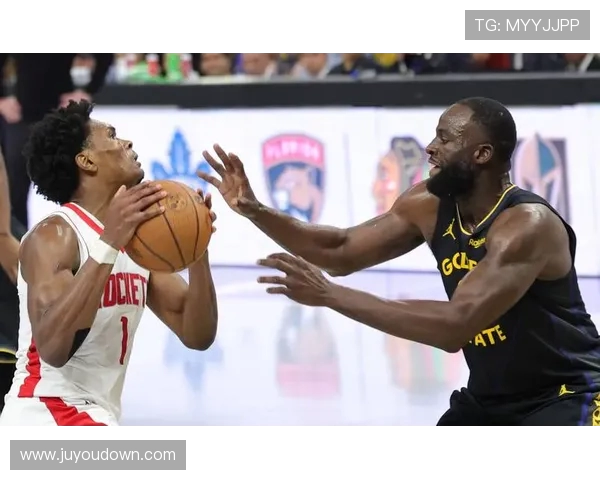 勇士与火箭激战正酣NBA新赛季首场对决精彩回顾与分析